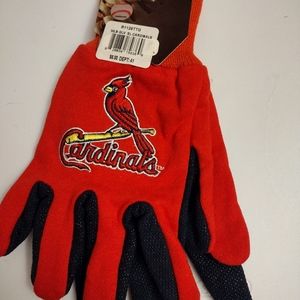 Cardinals work gloves